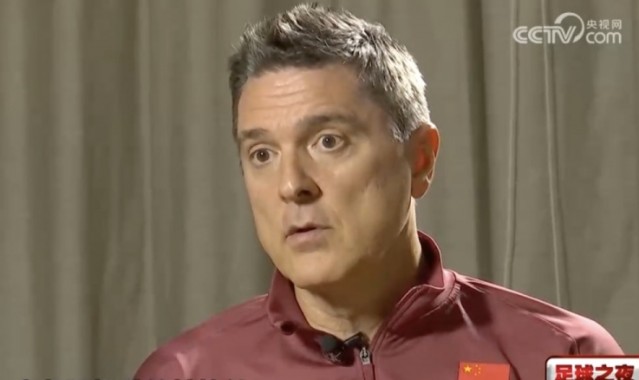 安东尼奥：王钰栋非常聪明、有争强好胜的性格，对他要加以呵护