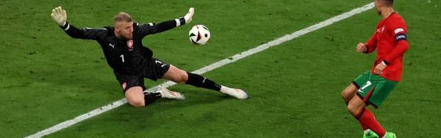 人生第6届欧洲杯 C罗首战没进球 但他依旧有威胁